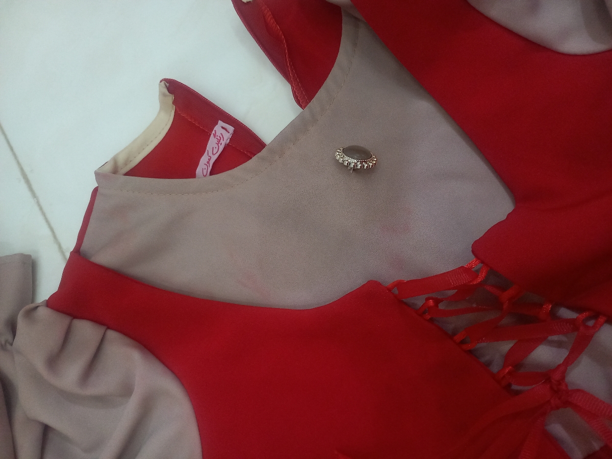 تو رو خدا کمک لباس دخترمو دیروز خریدم انداختم لباس شویی رنگ داده