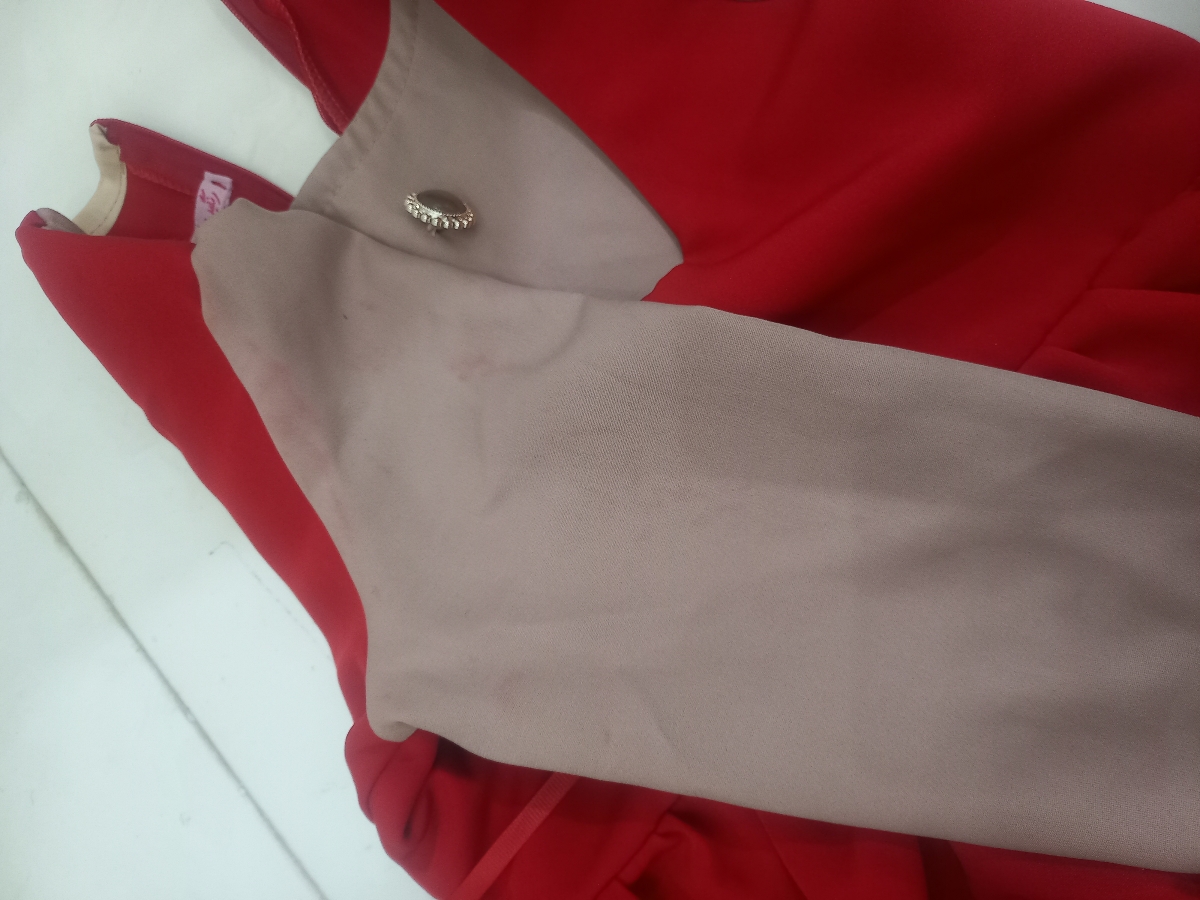 تو رو خدا کمک لباس دخترمو دیروز خریدم انداختم لباس شویی رنگ داده