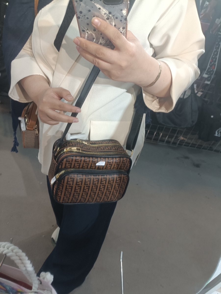 بین این چند تا کیف کدوم بهتره