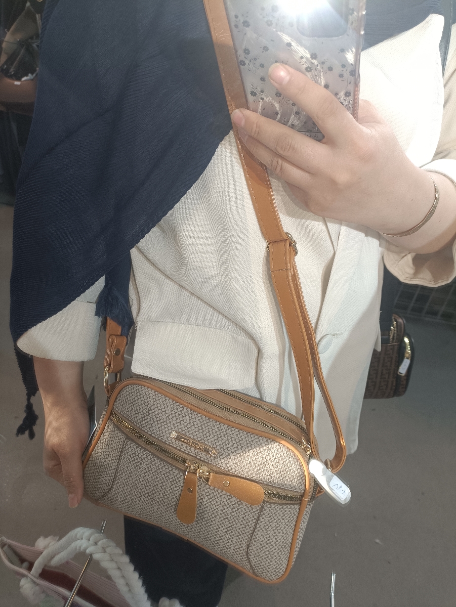 بین این چند تا کیف کدوم بهتره