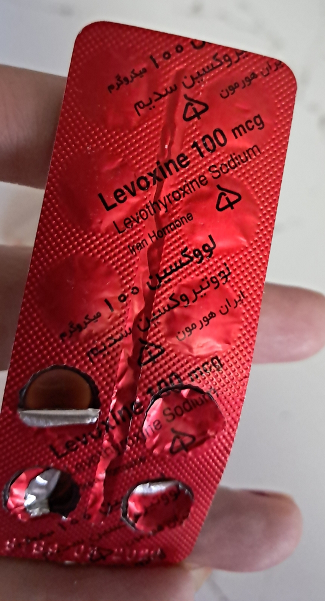 قرص تیرووئید روزی نصف قرص میخورن قرص تیرووئید روزی نصف قرص میخورن