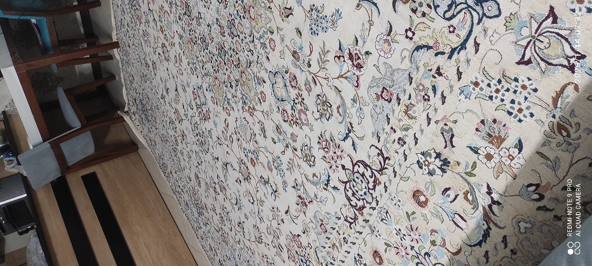 ببین عزیزم اگه از این روفرشیا گیرت بیاد عالیه اصلا جمع نمیشن کش هم ندارن لبه فرش رو جمع کنن طرحشون هم مثل فرش میمونه هر وقت هم دلت بخواد میدی خشک شویی برات میشوره اندازه پول شستن یه پتو ازت میگیره ببین عزیزم اگه از این روفرشیا گیرت بیاد عالیه اصلا جمع نمیشن کش هم ندارن لبه فرش رو جمع کنن طرحشون هم مثل فرش میمونه هر وقت هم دلت بخواد میدی خشک شویی برات میشوره اندازه پول شستن یه پتو ازت میگیره