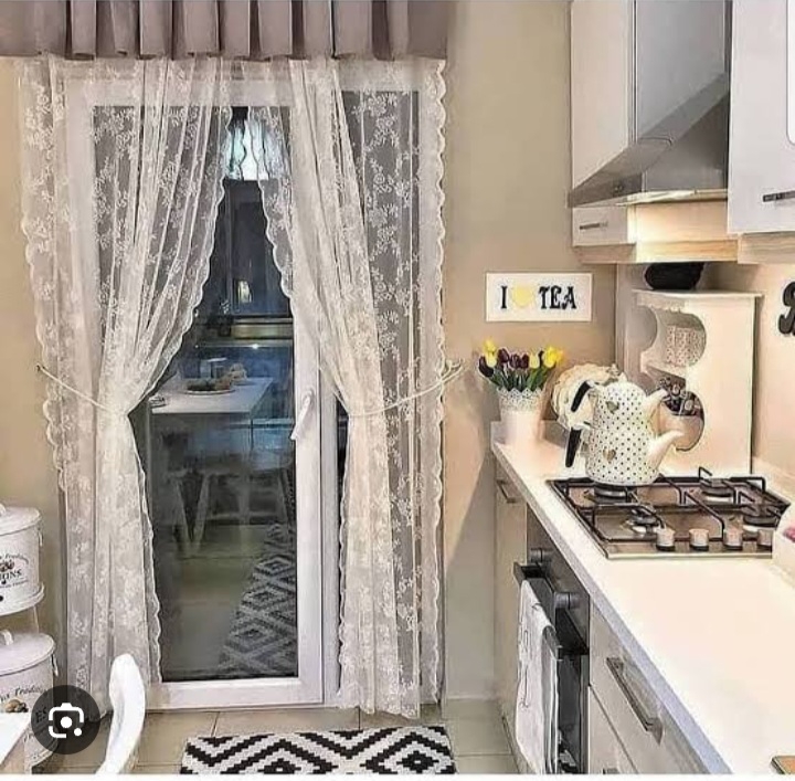 سلام دوستای گلم پرده الان چی مده ؟بنظرتون درب سالن رو چ‌پرده ای بزنیم ک قشنگ بشه