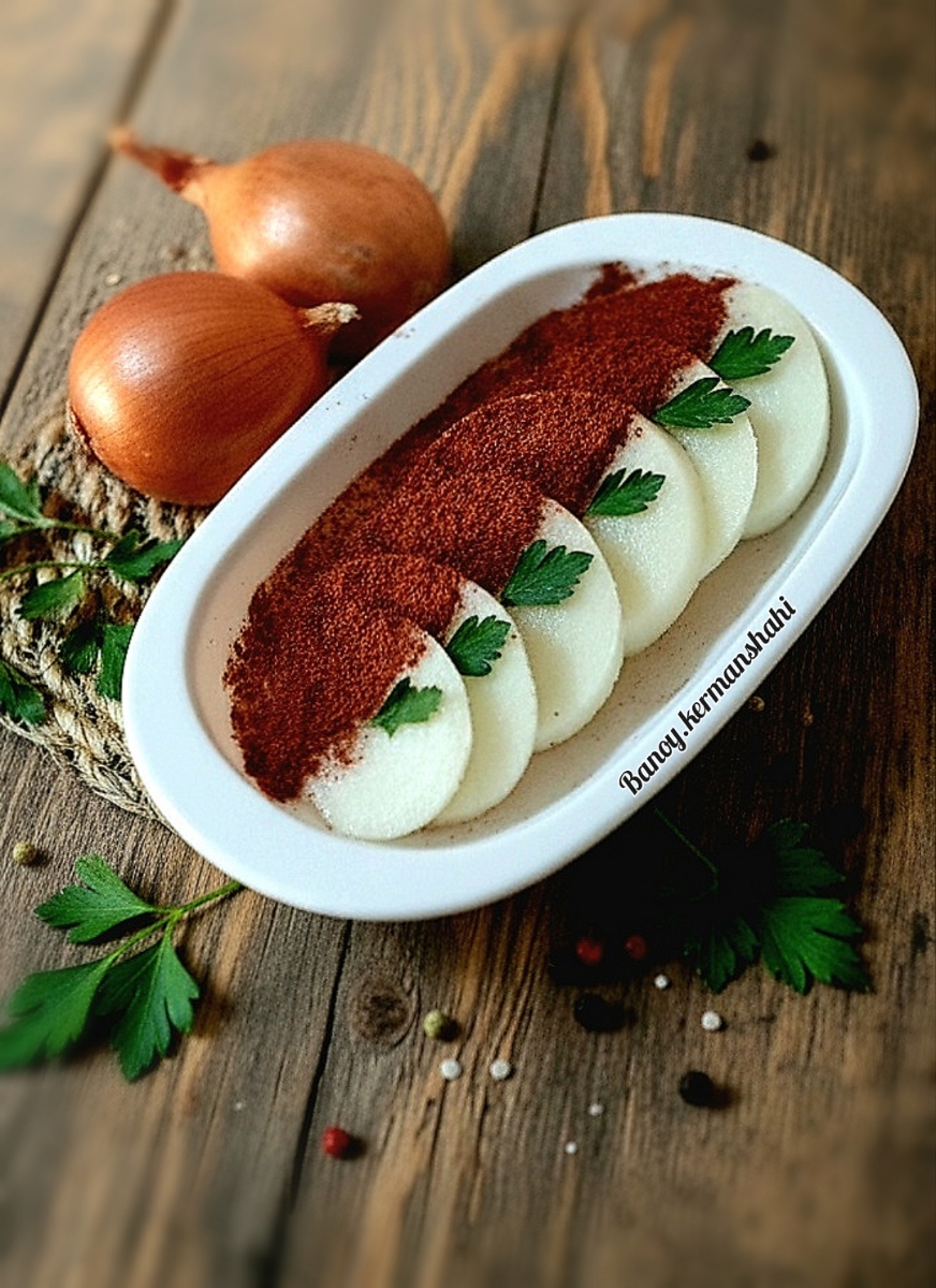 تزیین پیاز ،برای کنار قرمه سبزی و غذاهای دیگه تزیین پیاز ،برای کنار قرمه سبزی و غذاهای دیگه