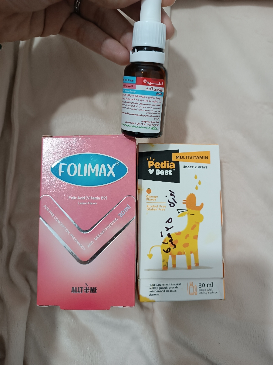 ریختن قطره آد داخل شیر خشک