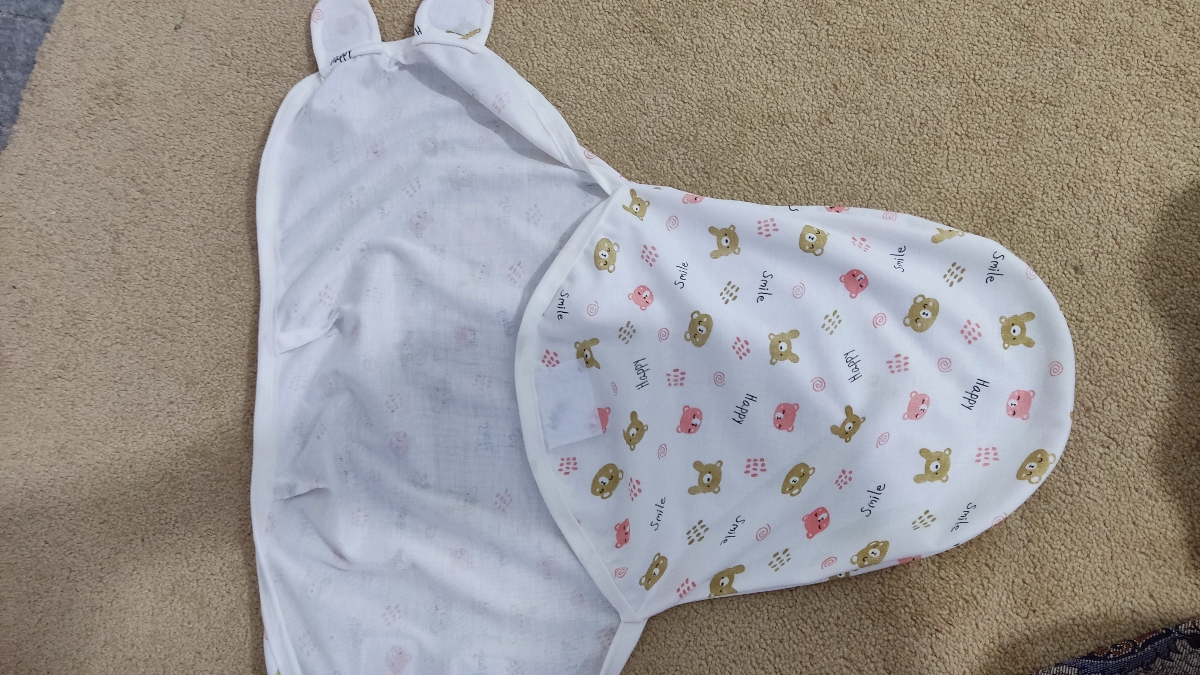 چسب وسطش که سمت چپ روش قرار میگیره