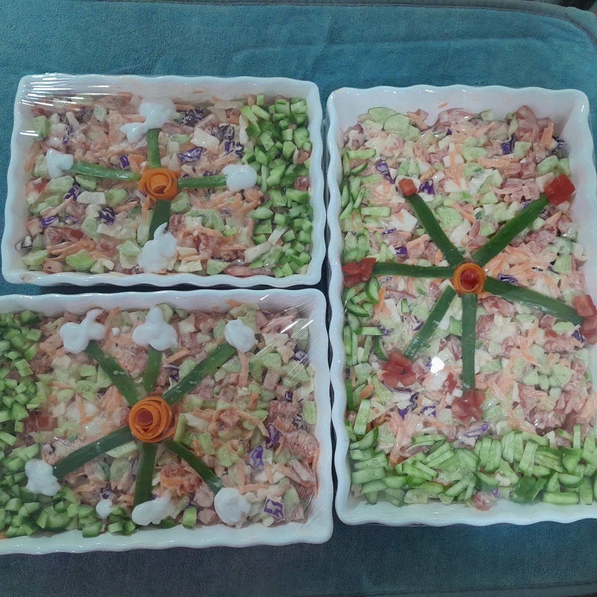 سالاد قاطی پاتی (بدلیل خستگی🤣)
برا مهدکودکه 😂😂