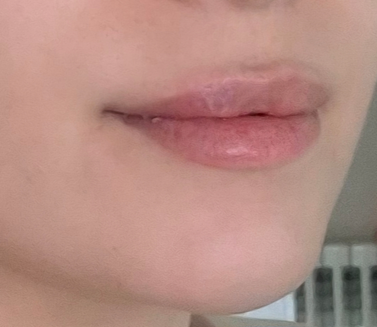 ژل لب زدم اردکی شدهههه ژل لب زدم اردکی شدهههه