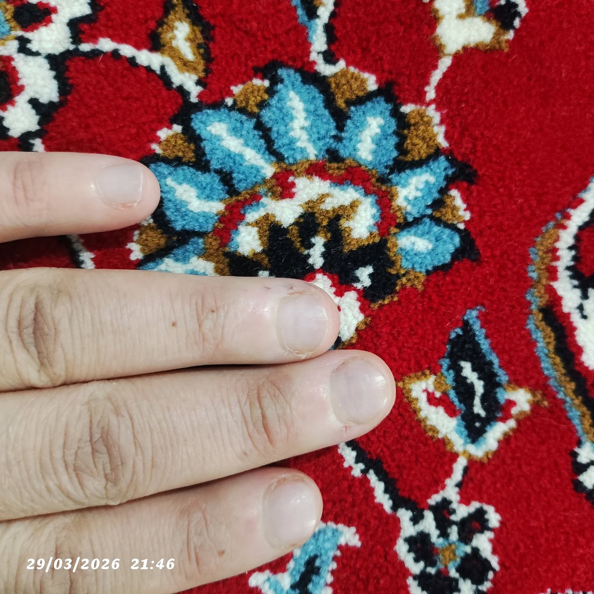 این مدلی هاله ی کمرنگ داره این مدلی هاله ی کمرنگ داره