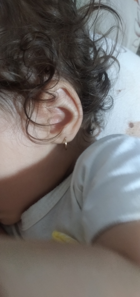 مال لیانا جان  باهاش کاملا راحته دستش هم نمیره تو حلقه اش