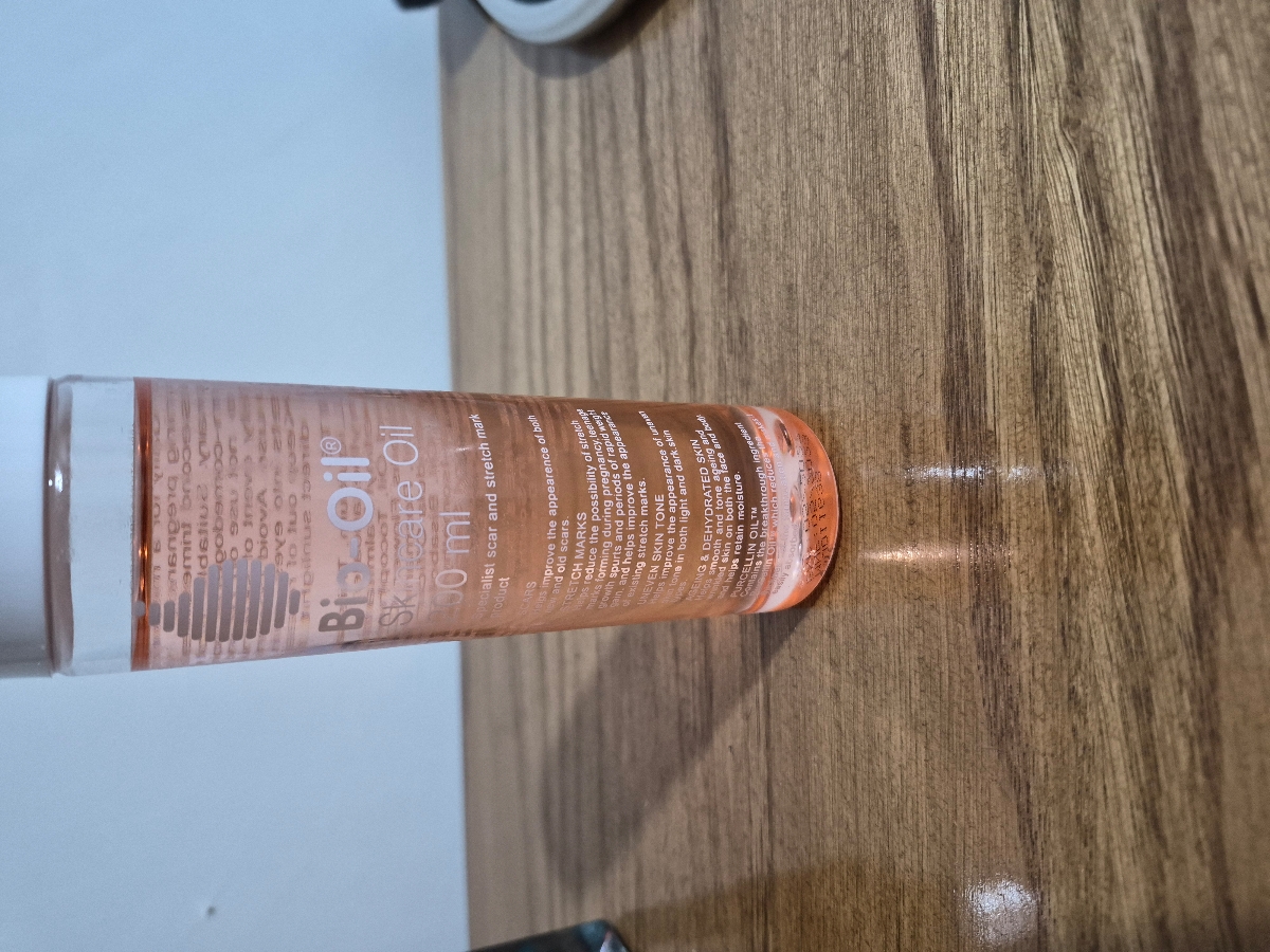 سلام 
من برای شکمم از این روغن استفاده میکنم خیلی خوبه bio oil
