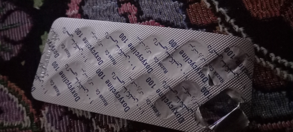 این بعد از عکس گرفتن گفت بگیر بخور هر ۱۲ ساعت این بعد از عکس گرفتن گفت بگیر بخور هر ۱۲ ساعت