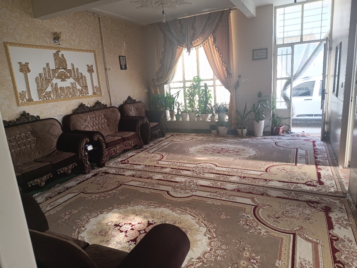 سلام خانوم گلی ها بیاید یکم مشورت بدید