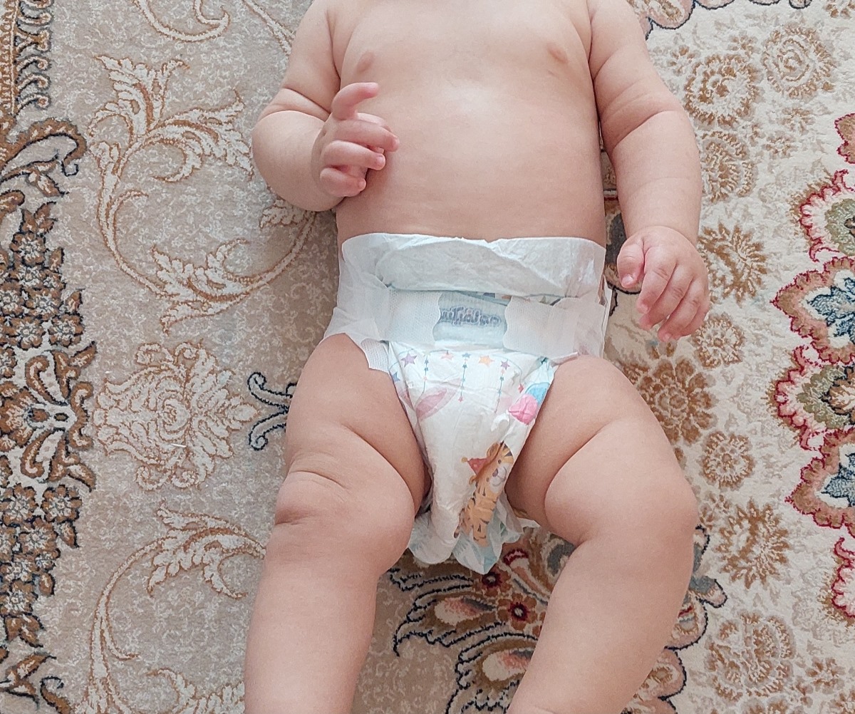 بچه ها پوشک چجوری میبندین؟