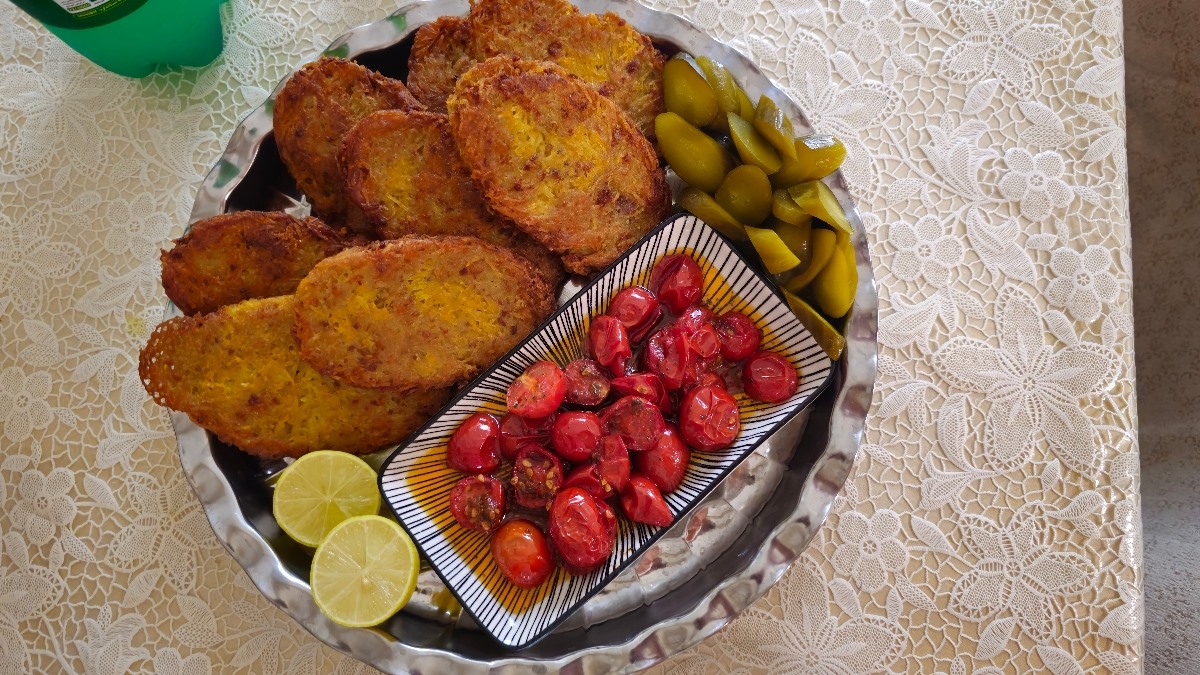 عکس خوشمزه هاتون که درست کردین و. بفرستید.تا ایده بگیریم از هم اسمشو هم. بگین
بحث متفرقه ممنوع🚫غذاها. و. دسرای روزانه ام که درست میکنید. میتونید. بزارین بزارین. تایپیک. موندگار باشه